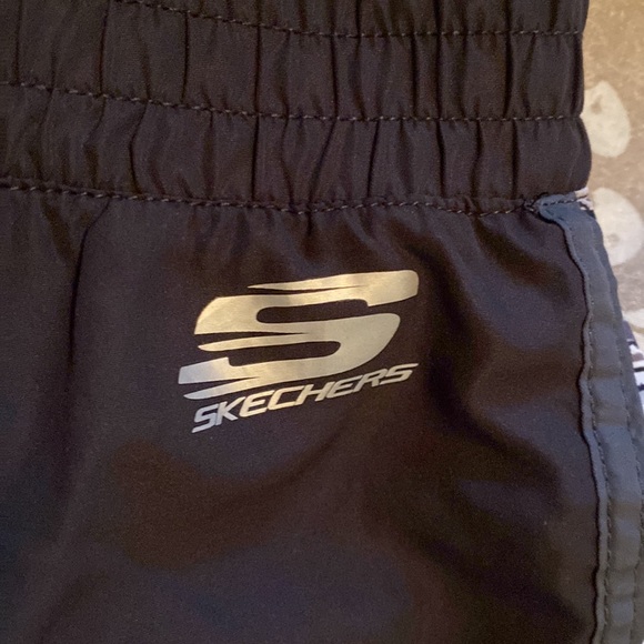Skechers Shorts with liner - Picture 3 of 6